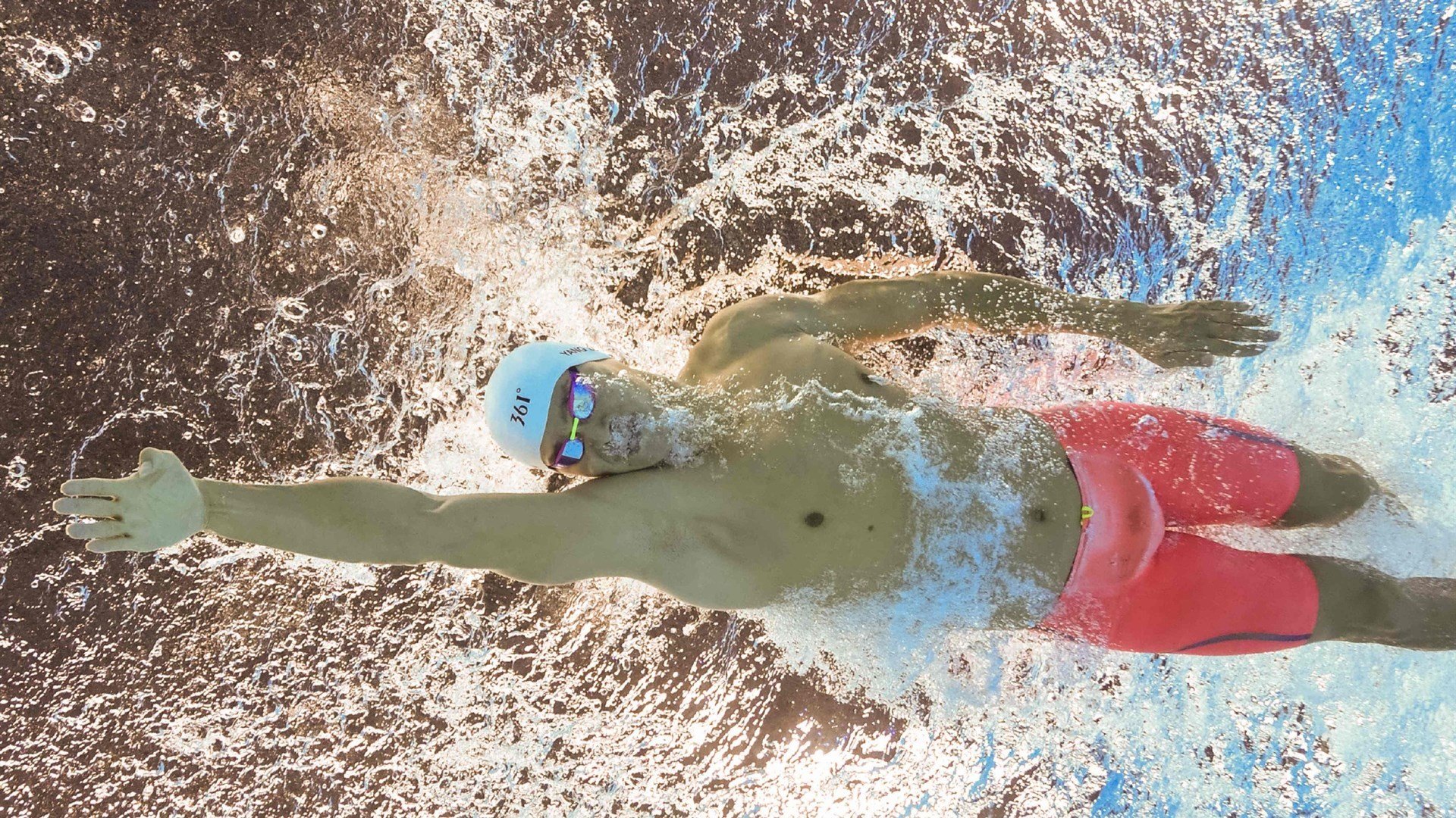 莎拉波娃跨界RNG?网球天后惊险取胜破纪录,全网炸锅!
